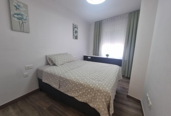 Resale - Apartment / flat - Torrevieja - Estacion De Autobuses
