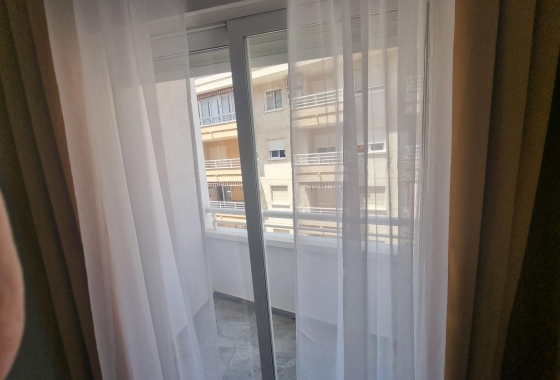 Resale - Apartment / flat - Torrevieja - Estacion De Autobuses