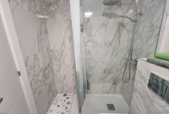 Resale - Apartment / flat - Torrevieja - Estacion De Autobuses