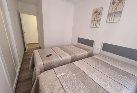 Resale - Apartment / flat - Torrevieja - Estacion De Autobuses