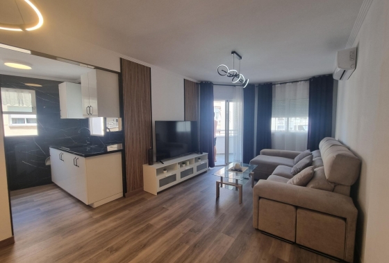 Resale - Apartment / flat - Torrevieja - Estacion De Autobuses
