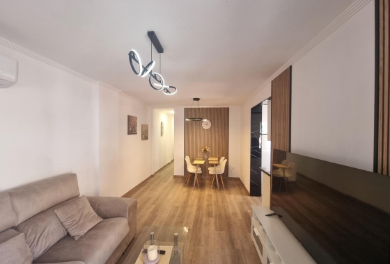 Resale - Apartment / flat - Torrevieja - Estacion De Autobuses