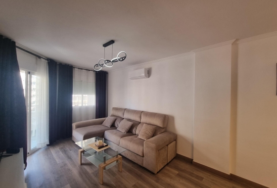 Resale - Apartment / flat - Torrevieja - Estacion De Autobuses