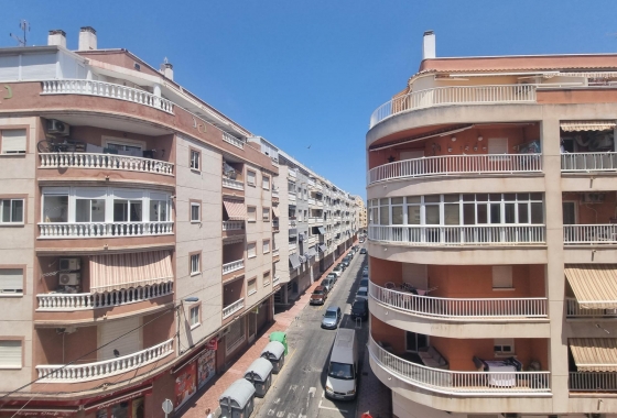 Resale - Apartment / flat - Torrevieja - Estacion De Autobuses