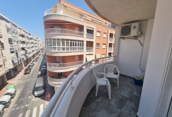 Resale - Apartment / flat - Torrevieja - Estacion De Autobuses