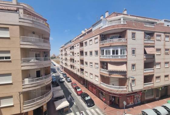 Resale - Apartment / flat - Torrevieja - Estacion De Autobuses