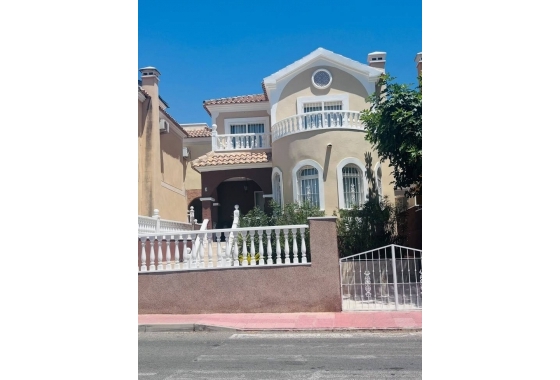 Resale - Villa - Orihuela Costa - Costa Blanca