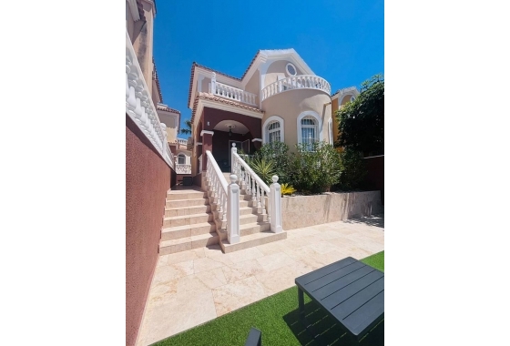 Resale - Villa - Orihuela Costa - Costa Blanca