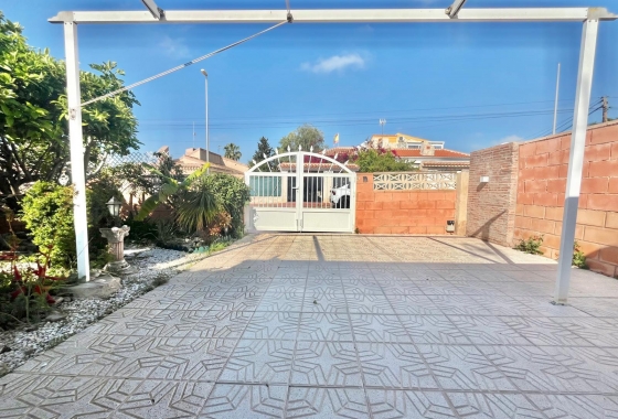 Wiederverkauf - Villa - Orihuela Costa - Los Almendros-la Florida