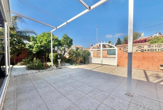 Wiederverkauf - Villa - Orihuela Costa - Los Almendros-la Florida