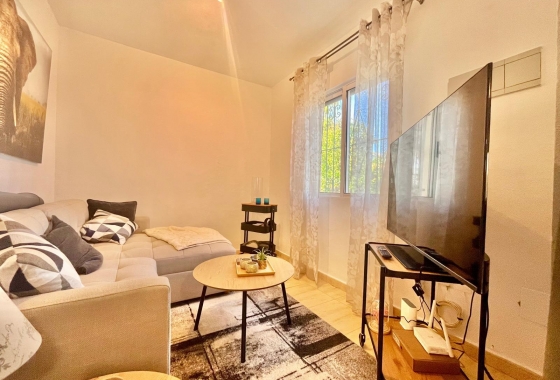 Wiederverkauf - Villa - Orihuela Costa - Los Almendros-la Florida