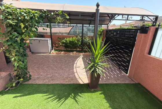 Resale - Villa - Los Montesinos - La Herrada