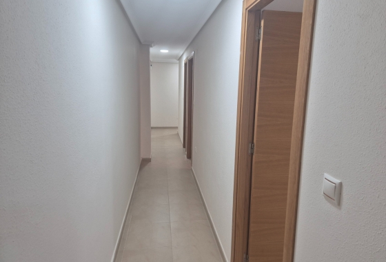 Resale - Apartment / flat - Torrevieja - Puerto Deportivo Marina Salinas