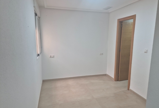 Resale - Apartment / flat - Torrevieja - Puerto Deportivo Marina Salinas