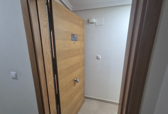Resale - Apartment / flat - Torrevieja - Puerto Deportivo Marina Salinas