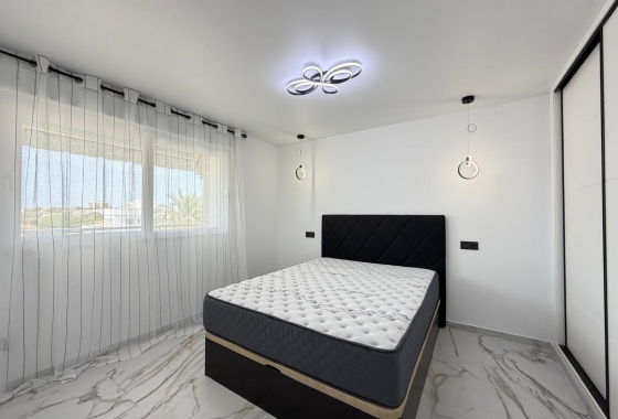 Resale - Apartment / flat - Orihuela Costa - La Zenia