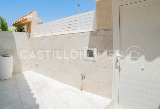 Reventa - Adosado - Torrevieja - Urb. Rosaleda