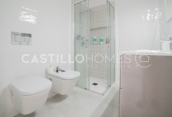 Reventa - Adosado - Torrevieja - Urb. Rosaleda