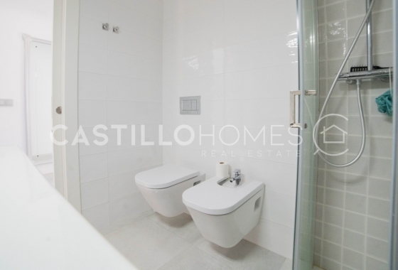 Reventa - Adosado - Torrevieja - Urb. Rosaleda