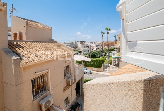 Reventa - Adosado - Torrevieja - Urb. Rosaleda