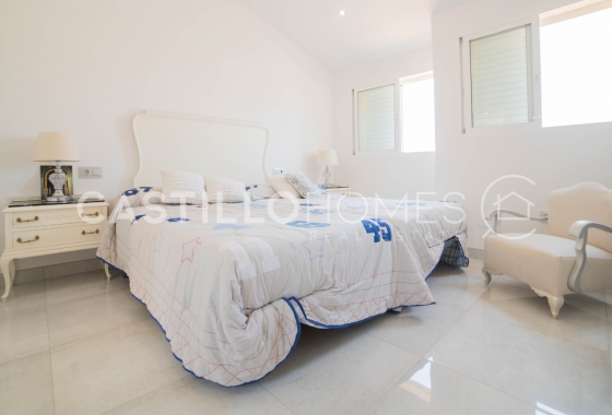 Reventa - Adosado - Torrevieja - Urb. Rosaleda