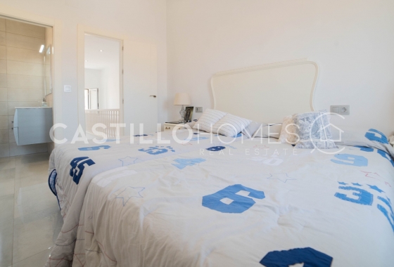 Reventa - Adosado - Torrevieja - Urb. Rosaleda