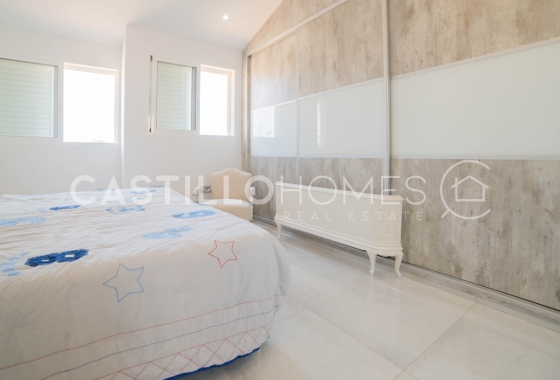 Reventa - Adosado - Torrevieja - Urb. Rosaleda