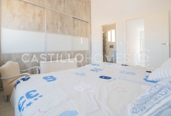 Reventa - Adosado - Torrevieja - Urb. Rosaleda