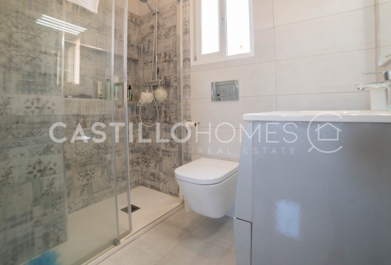 Reventa - Adosado - Torrevieja - Urb. Rosaleda
