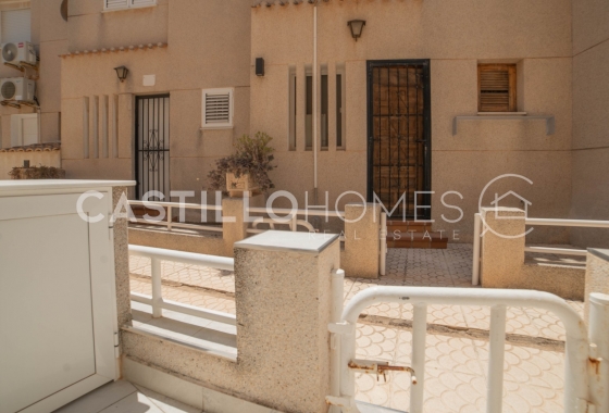 Reventa - Adosado - Torrevieja - Urb. Rosaleda