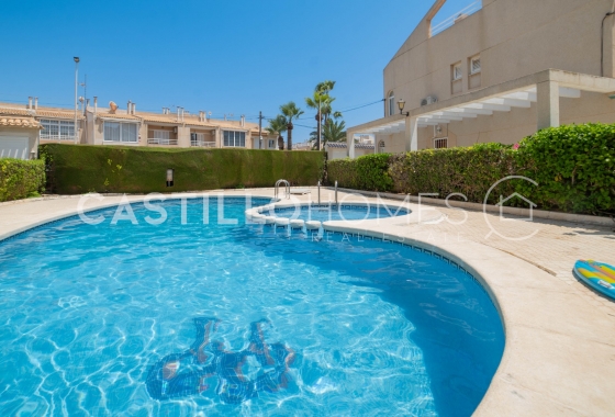 Reventa - Adosado - Torrevieja - Urb. Rosaleda