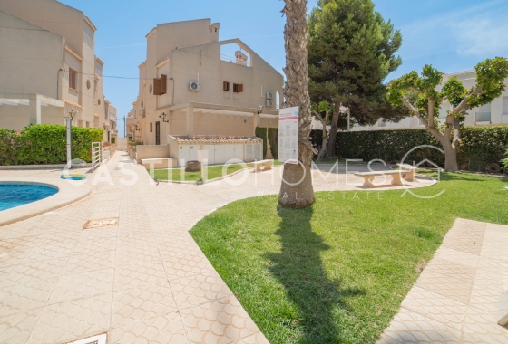 Reventa - Adosado - Torrevieja - Urb. Rosaleda