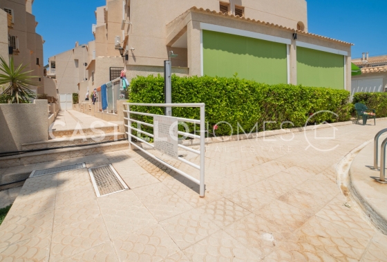 Reventa - Adosado - Torrevieja - Urb. Rosaleda
