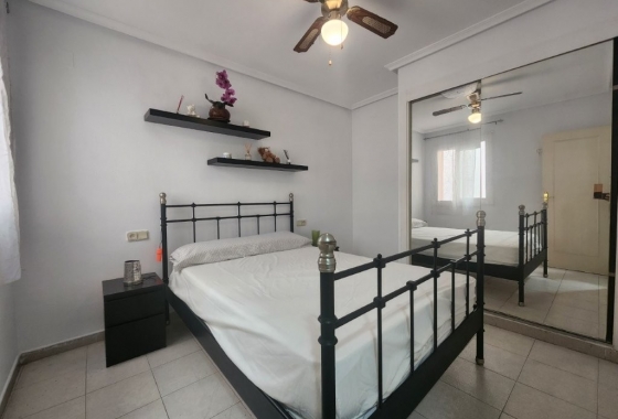 Wiederverkauf - Wohnung - Torrevieja - Playa del Acequión