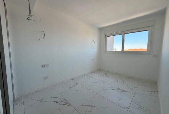 Återförsäljning - Lägenhet / lägenhet - Torrevieja - Punta Prima