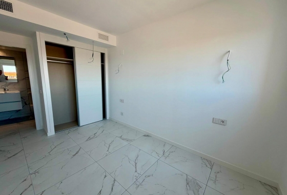 Återförsäljning - Lägenhet / lägenhet - Torrevieja - Punta Prima