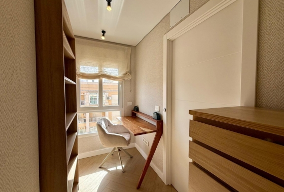 Herverkoop - Appartement / flat - Guardamar del Segura - Centro