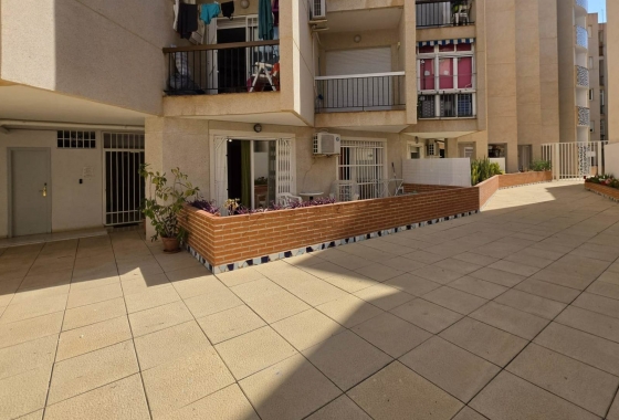 Herverkoop - Appartement / flat - Torrevieja - Habaneras