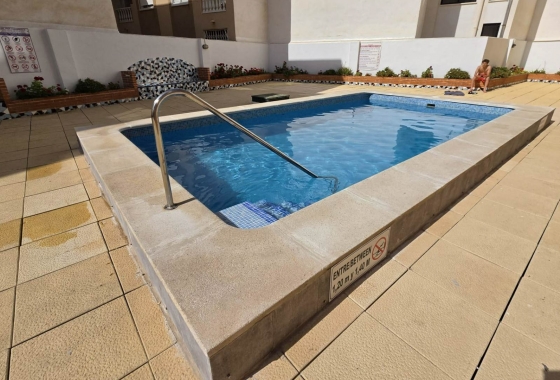 Herverkoop - Appartement / flat - Torrevieja - Habaneras