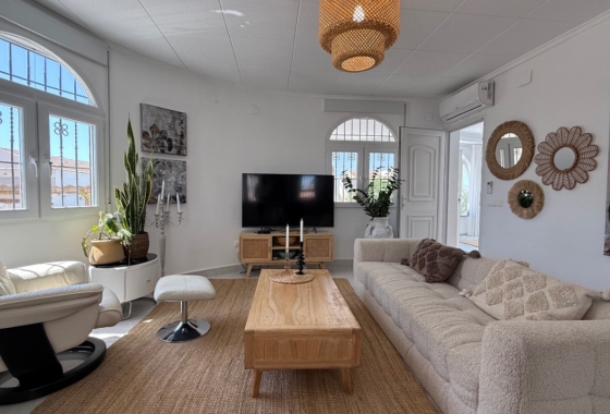 Resale - Villa - Torrevieja - Costa Blanca