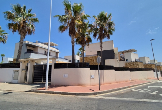 Resale - Villa - Torrevieja - Costa Blanca