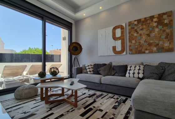 Resale - Villa - Torrevieja - Costa Blanca