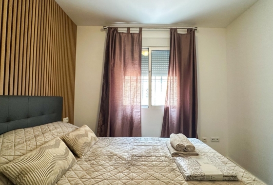 Resale - Townhouse - San Miguel de Salinas - Las Filipinas