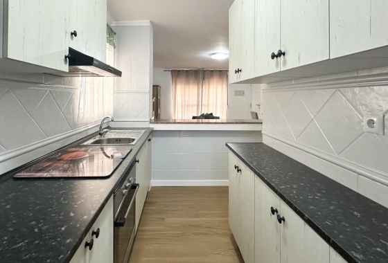 Resale - Townhouse - San Miguel de Salinas - Las Filipinas