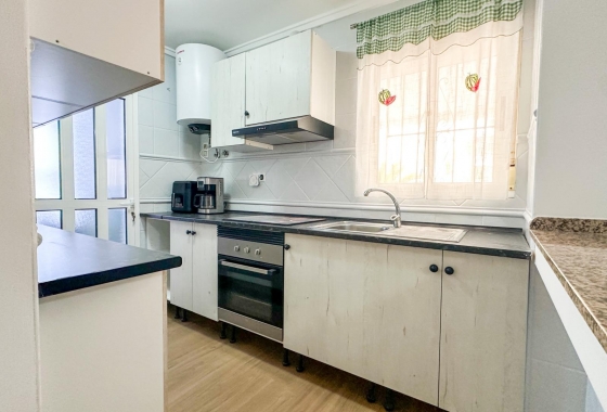 Resale - Townhouse - San Miguel de Salinas - Las Filipinas