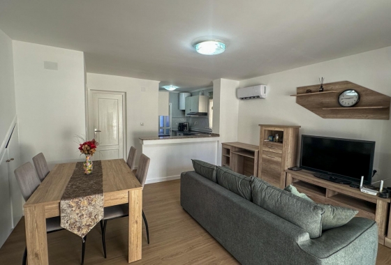 Resale - Townhouse - San Miguel de Salinas - Las Filipinas