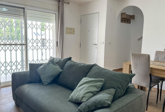 Resale - Townhouse - San Miguel de Salinas - Las Filipinas