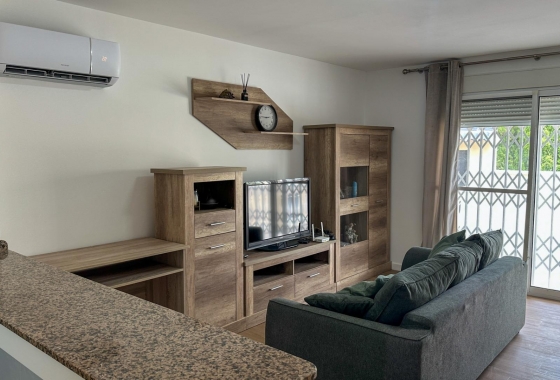 Resale - Townhouse - San Miguel de Salinas - Las Filipinas