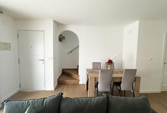 Resale - Townhouse - San Miguel de Salinas - Las Filipinas