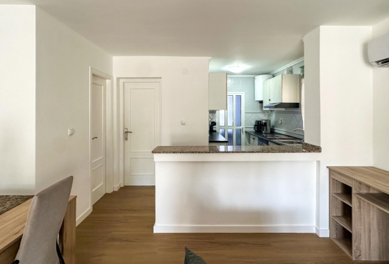 Resale - Townhouse - San Miguel de Salinas - Las Filipinas